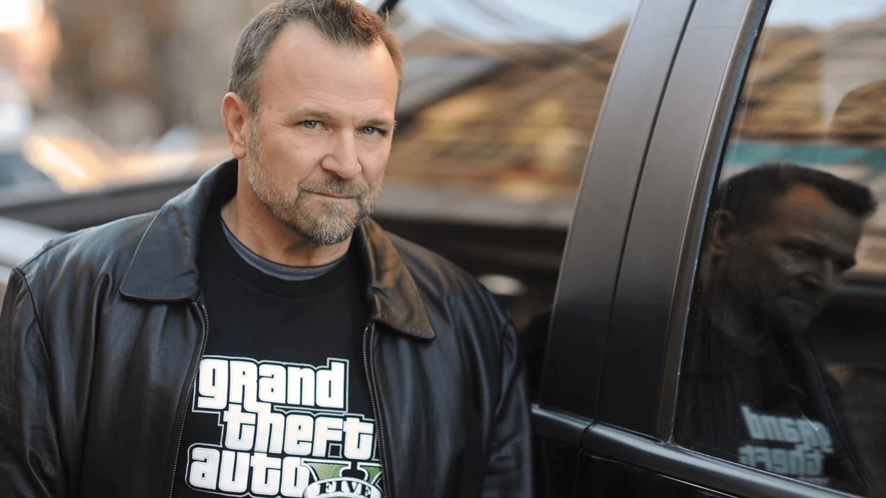 Ator de GTA V, Ned Luke, Recebe Visita da SWAT Durante Transmissão ao Vivo