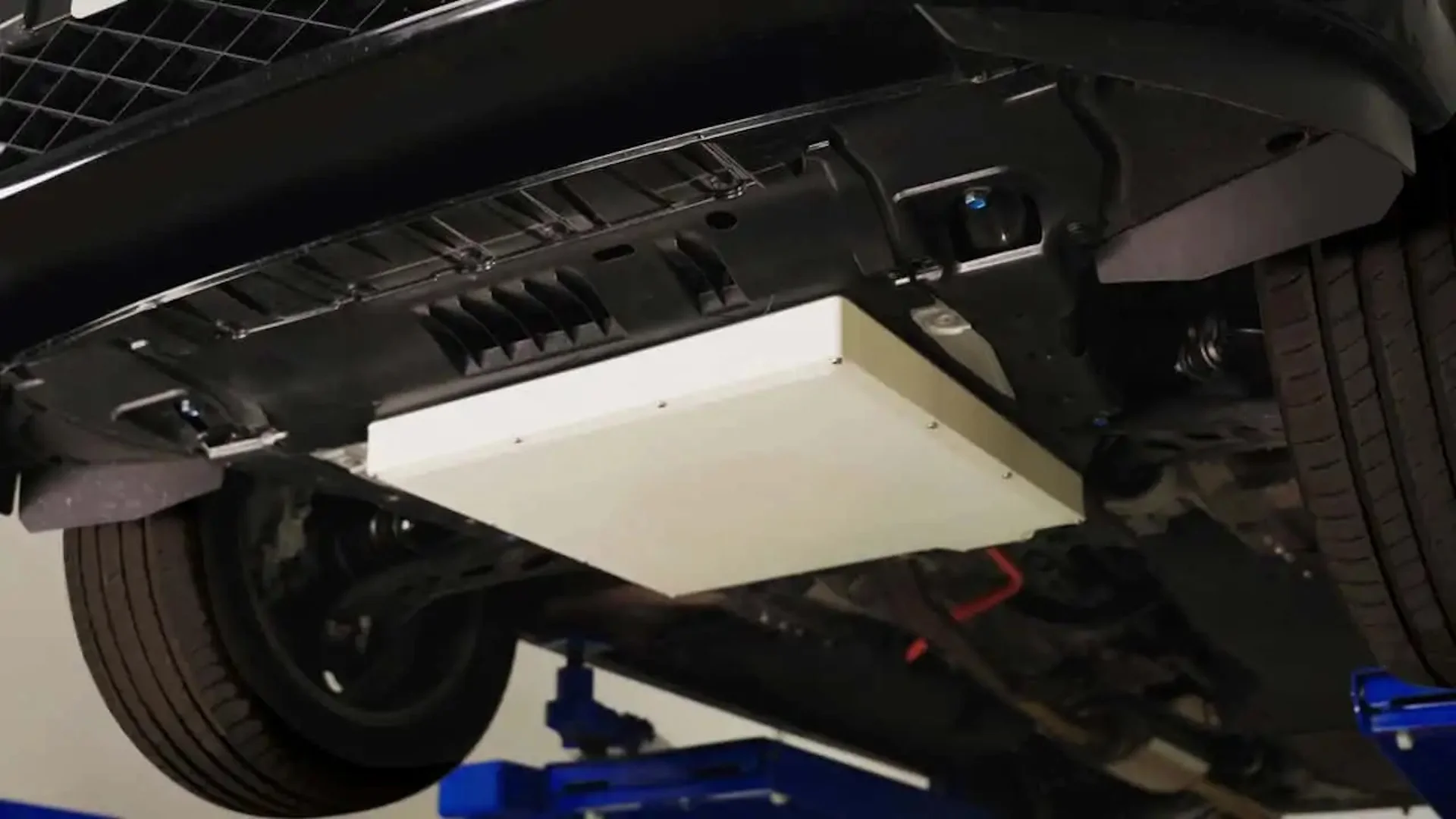 Honda desenvolve asfalto capaz de carregar carros elétricos em movimento