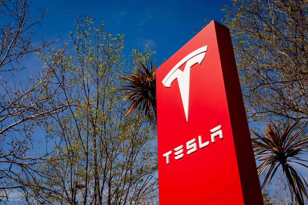 Possível fusão entre Tesla e SpaceX enfrenta barreiras regulatórias e de mercado