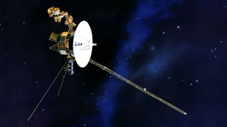 Sonda Voyager 1 atinge marca histórica de um dia-luz de distância da Terra